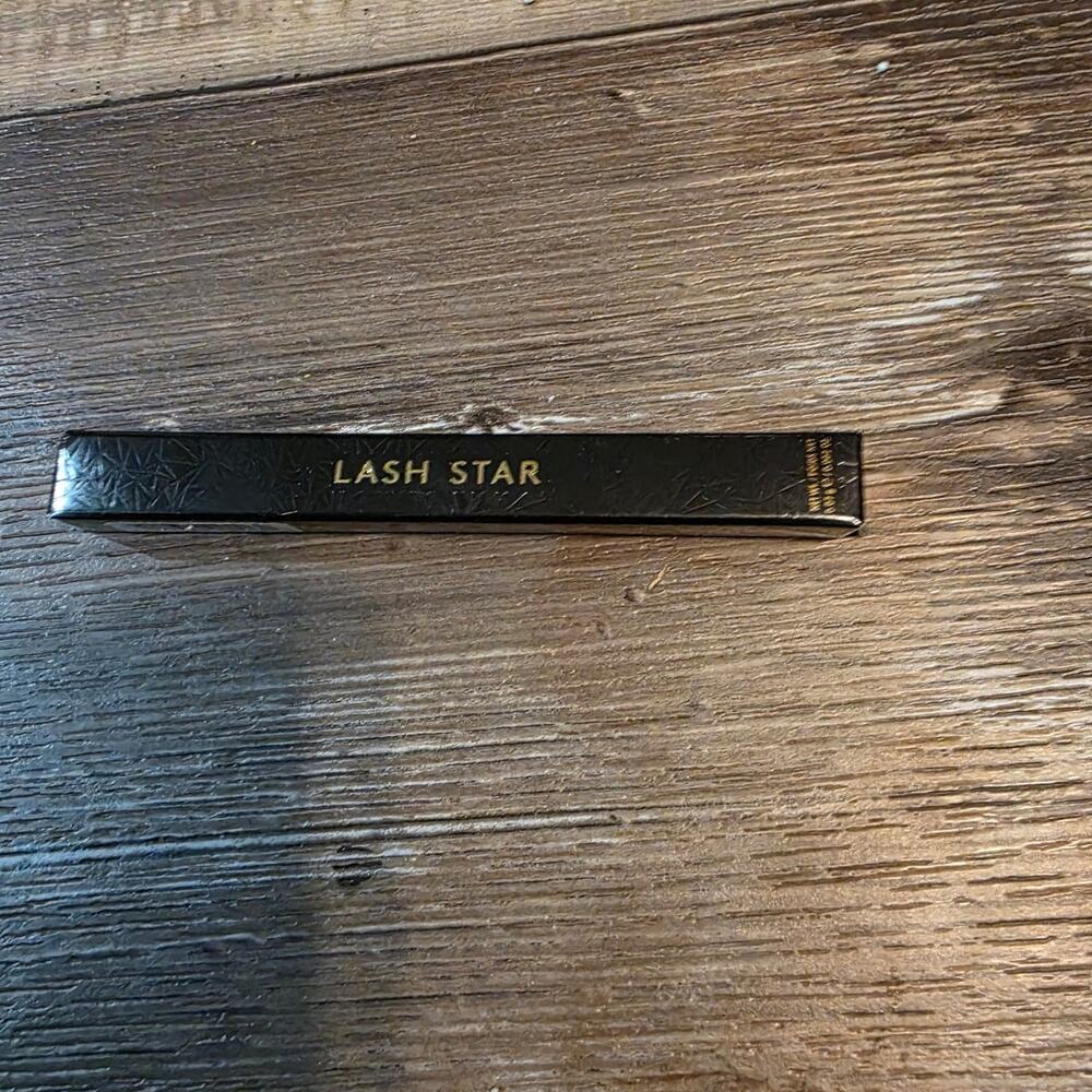 Lash star exacting eye brow pencil
